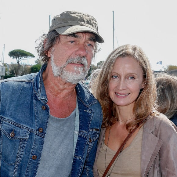Olivier et Catherine Marchal - Photocall de "Borderline" dans le cadre du 17e festival de fiction TV de La Rochelle sur le Vieux Port à La Rochelle le 11 septembre 2015