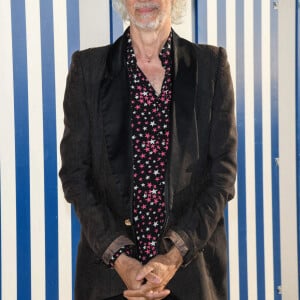 Louis Bertignac lors du photocall du jury du 35ème festival de Cabourg le 10 juin 2021. © Coadic Guirec / Bestimage 