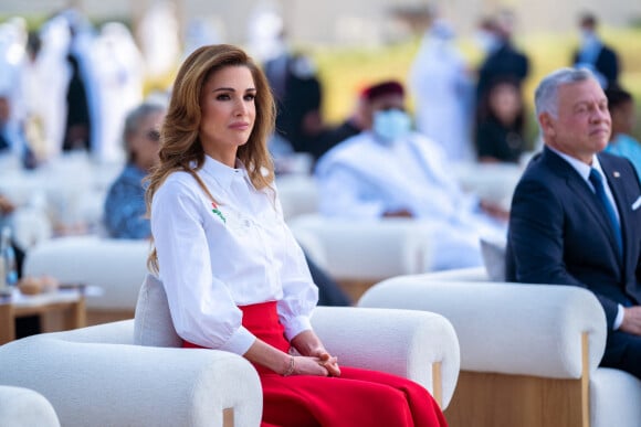 Le roi Abdallah de Jordanie et la reine Rania assistent à la remise de prix Human Fraternity à Abou Dabi le 26 février 2022. 