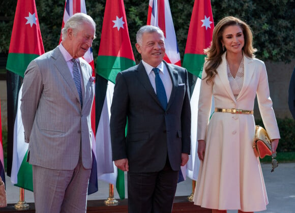 Le prince Charles, le roi Abdallah II et la reine Rania de Jordanie - Le prince de Galles et sa femme la duchesse de Cornouailles sont reçus au palais Al Husseiniya à Amman par le roi et la reine de Jordanie, à l'occasion de leur visite officielle en Jordanie. Le 16 novembre 2021 