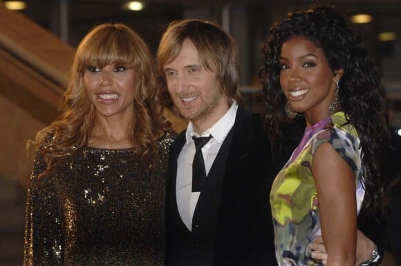 David Guetta entouré de sa femme Cathy et Kelly Rowland aux NRJ Music Awards à Cannes, le 23 janvier 2010 !