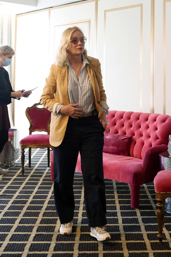Emmanuelle Béart en interview à l'Hôtel St Georges Lycabette à Athènes. Le 2 avril 2022 