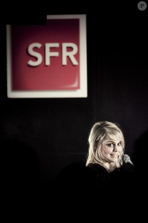 Coeur de Pirate se produisait au Studio SFR (Paris), le 25 janvier 2010, pour un concert privé.