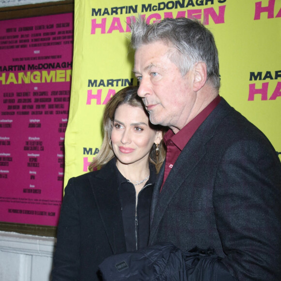 Hilaria Baldwin et son mari Alec Baldwin - Première de la pièce de théâtre "Hangmen" au Golden Theatre à New York. Le 21 avril 2022 