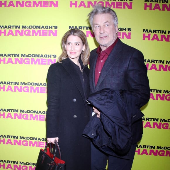 Hilaria Baldwin et son mari Alec Baldwin - Première de la pièce de théâtre "Hangmen" au Golden Theatre à New York. Le 21 avril 2022