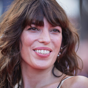 Info du 18 mars 2022 - Lou Doillon enceinte de son deuxième enfant - Lou Doillon - Montée des marches du film " Annette " lors de la cérémonie d'ouverture du 74ème Festival International du Film de Cannes. Le 6 juillet 2021 © Borde-Jacovides-Moreau / Bestimage 