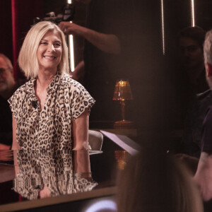 Exclusif - Michèle Laroque - Sur le plateau de l'émission OEED (On Est En Direct) présentée par L.Salamé et L.Ruquier - Paris le 23/04/2022 - © Jack Tribeca / Bestimage