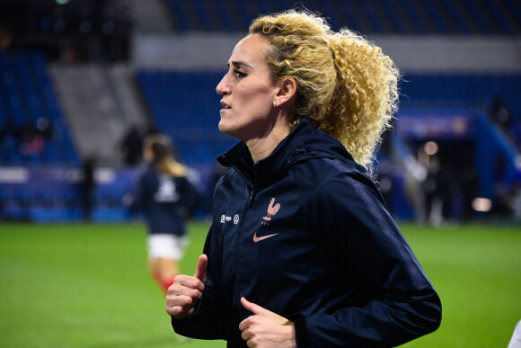 Kheira Hamraoui (10 - France) - Echauffement - Tournoi de France "France - Pays-Bas (3-1)" au stade Oceane, le 22 février 2022. 