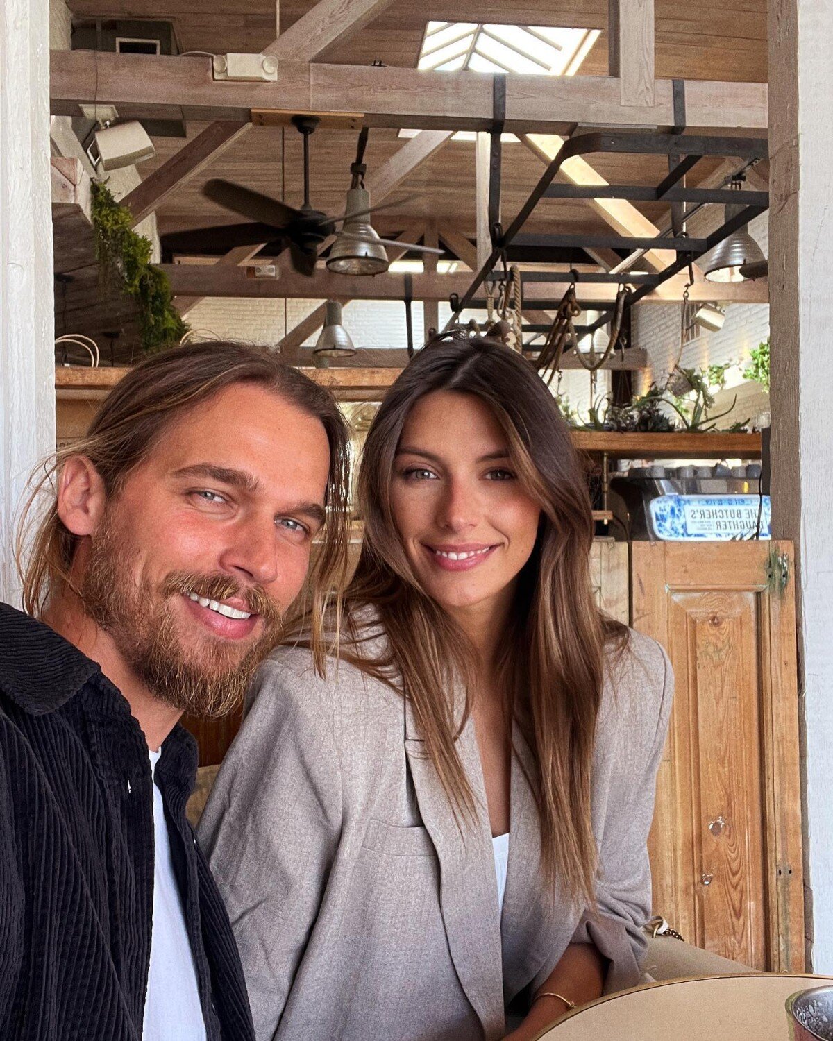 Photo : Camille Cerf et son compagnon Théo Fleury - Purepeople