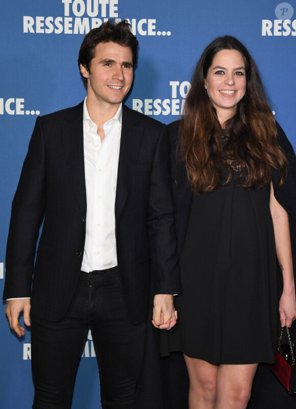 Anouchka Delon (enceinte) et son compagnon Julien Dereims - Avant-première du film "Toute ressemblance..." au cinéma UGC Ciné Cité Les Halles à Paris, le 25 novembre 2019. © Coadic Guirec/Bestimage 