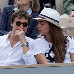 Anouchka Delon et son compagnon Julien Dereims - Célébrités dans les tribunes des internationaux de France de tennis de Roland Garros à Paris, France, le 8 juin 2019. © Jacovides / Moreau/Bestimage 