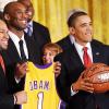 Barack Obama à la Maison Blanche avec les joueurs des Lakers. Le 25/01/10