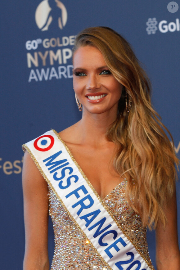 Amandine Petit lors du photocall de la cérémonie des Nymphes d'Or du 60ème festival de télévision de Monte Carlo au Grimaldi Forum à Monaco © Claudia Albuquerque / Bestimage 