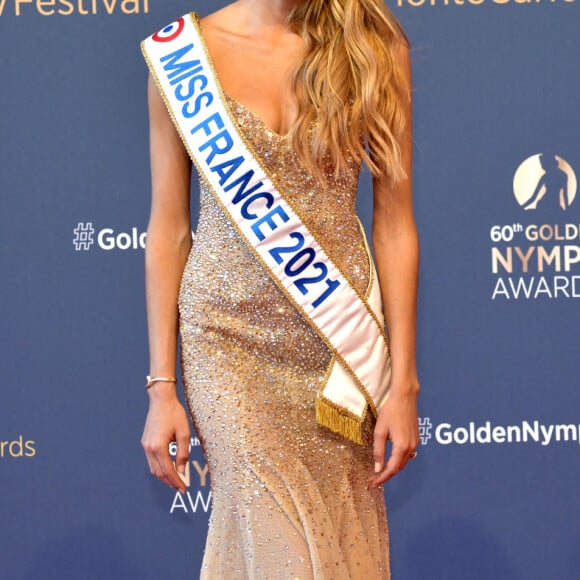 Amandine Petit (Miss France 2021) lors du photocall de la cérémonie des Nymphes d'Or du 60ème festival de télévision de Monte Carlo au Grimaldi Forum à Monaco le 22 juin 2021.Cette année, beaucoup de lauréats seront présents en hologramme à cause des restrictions sanitaires © Bruno Bebert / Bestimage 