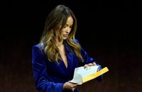Olivia Wilde humiliée par son ex : elle reçoit les papiers de la garde de ses enfants... sur scène !