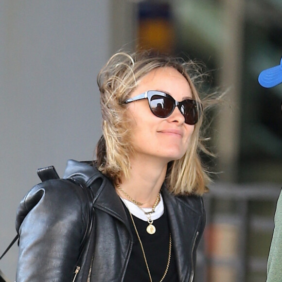 Olivia Wilde et son mari Jason Sudeikis arrivent à l'aéroport de JFK à New York, le 1er octobre 2018 