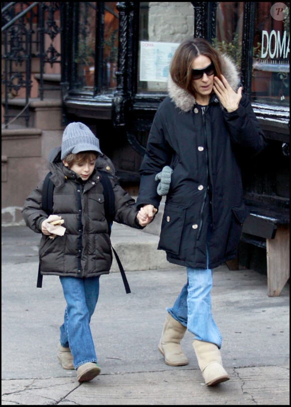 Sarah Jessica Parker emmène son fils James Wilkie à l'école le 26 janvier 2010 à New York