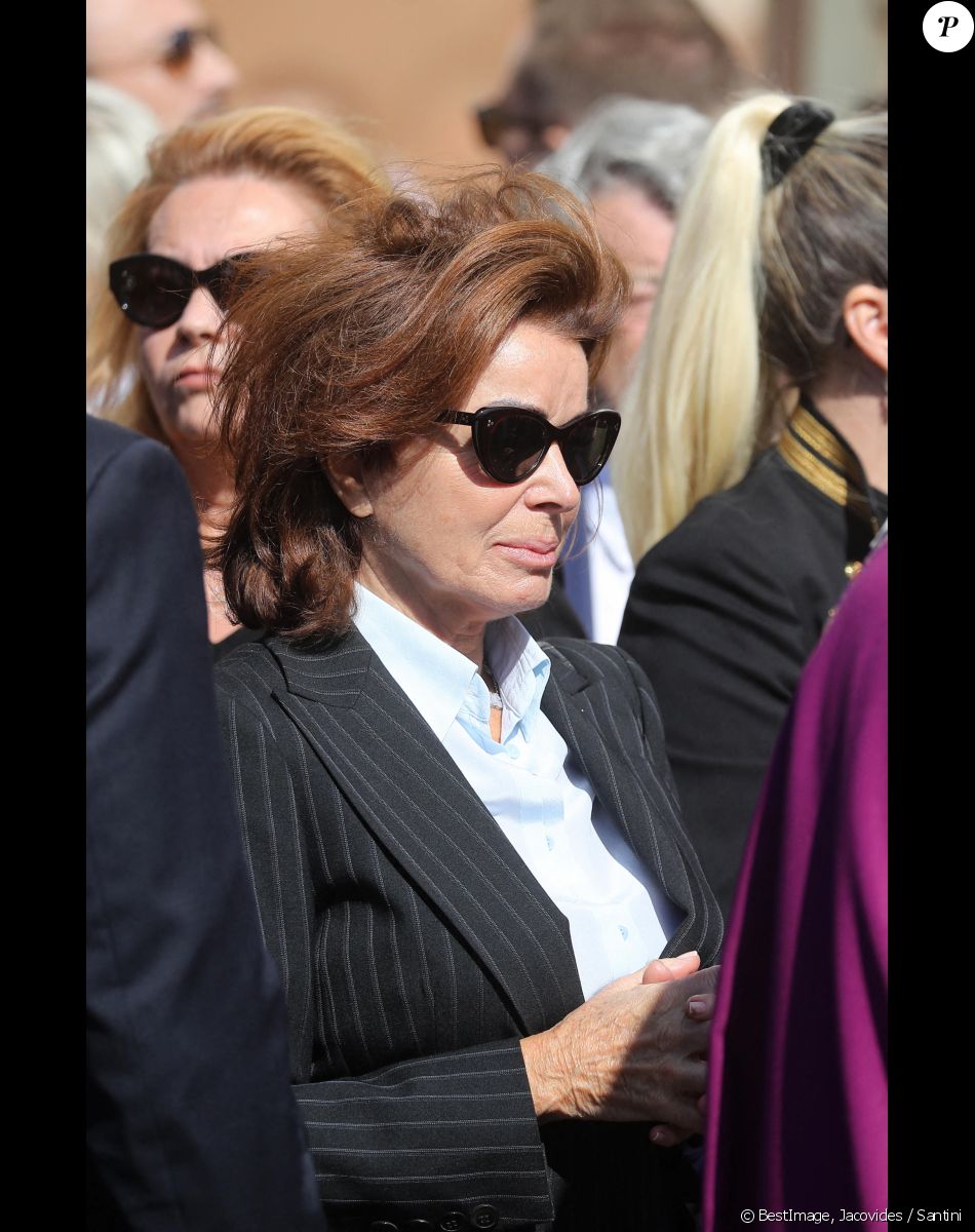 Dominique Tapie, Nathalie Tapie - Sorties des obsèques de Bernard Tapie en la Cathédrale La Major à Marseille le 8 octobre 2021. © Jacovides / Santini / Bestimage