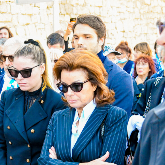 Dominique Tapie, Sophie Tapie - Les marseillais et la famille accompagnent Bernard Tapie jusqu'à la Cathédrale La Major à Marseille le 8 octobre 2021. © Santini / Jacovides / Bestimage 