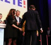 Eric Zemmour (7 %), Sarah Knafo et Philippe de Villiers au soir du premier tour des élections présidentielles 2022 à la Mutualité à Paris le 10 avril 2022