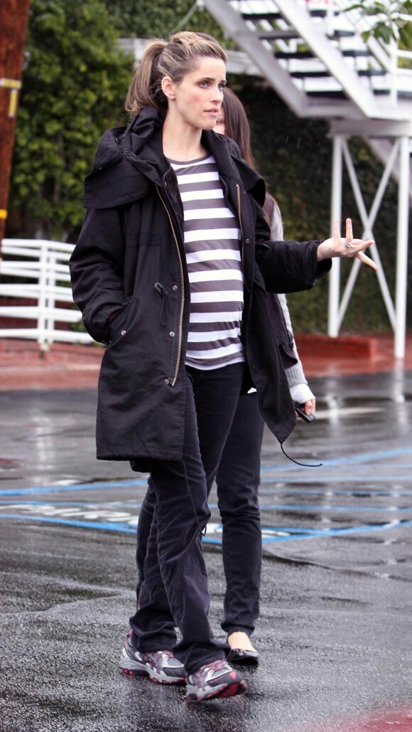 Amanda Peet bien enceinte à West Hollywood, le 26 janvier 2010