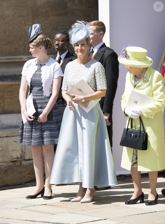 La reine Elisabeth II d'Angleterre, Sophie Rhys-Jones, comtesse de Wessex et Lady Louise - Les invités à la sortie de la chapelle St. George au château de Windsor, Royaume Uni, le 19 mai 2018. 