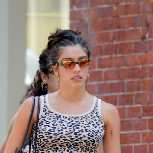 Exclusif - Lourdes Leon a été aperçue en train de faire du shopping dans le quartier de SoHo à New York. La fille de Madonna porte une mini-jupe imprimée léopard rouge et un crop top léopard, le 2 juillet 2019.
