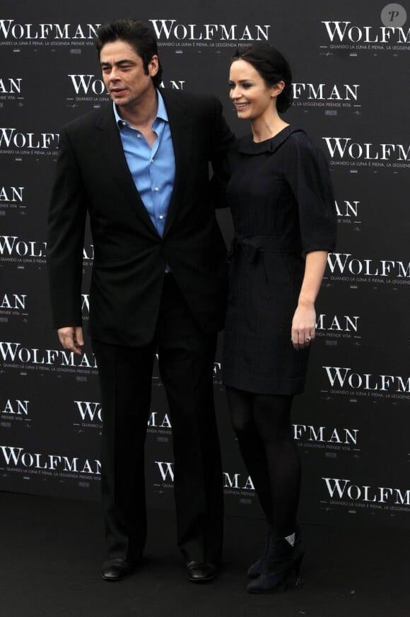 Benicio Del Toro et Emily Blunt à l'occasion de l'avant-première transalpine de Wolfman, à Rome, en Italie, le 27 janvier 2010.