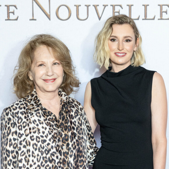 Nathalie Baye et Laura Carmichael lors de l'avant première de Downton Abbey 2 : Une nouvelle ère au cinéma Gaumont Champs-Élysées Marignan à Paris © Olivier Borde / Bestimage 