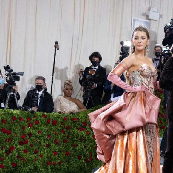 Blake Lively et Ryan Reynolds - Tapis rouge du Met Gala 2022 au Metropolitan Museum of Art de New York. Le 2 mai 2022. @ DNphotography/ABACAPRESS.COM