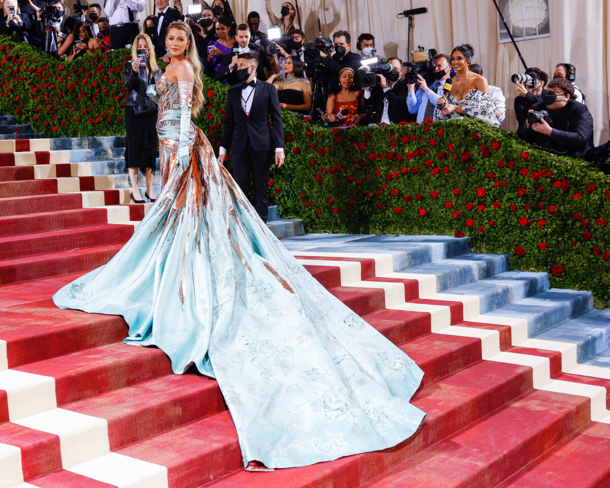 Photo Blake Lively Tapis rouge du Met Gala 2022 au Metropolitan