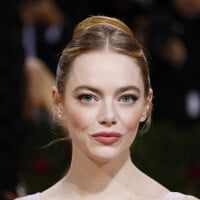 Emma Stone recycle sa chic robe de mariée Louis Vuitton (jamais vue avant !) au Gala du Met