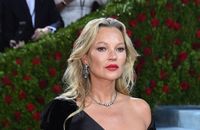 Met Gala : Kate Moss en duo sexy avec sa fille Lila Grace, son portrait craché !