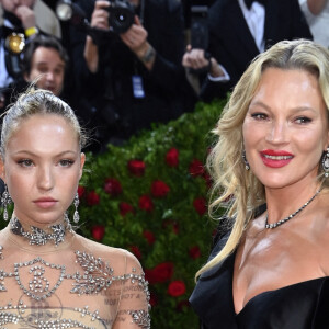 Kate Moss et sa fille Lila Grace arrivent au Met Gala 2022 au Metropolitan Museum of Art à New York. Credit: Doug Peters/EMPICS