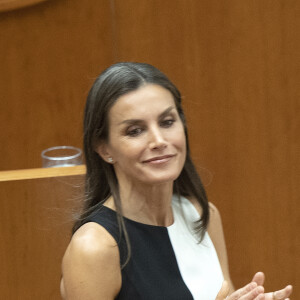 La reine Letizia d'Espagne lors de la remise des Prix Queen Letizia 2021 à l'Assemblée d'Estrémadure à Mérida, le 4 mai 2022.