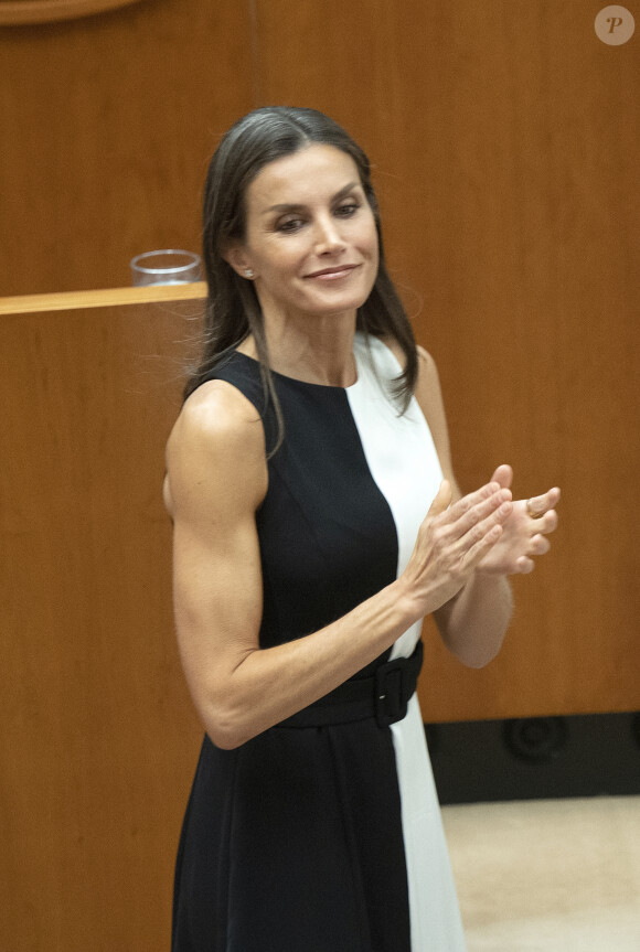 La reine Letizia d'Espagne lors de la remise des Prix Queen Letizia 2021 à l'Assemblée d'Estrémadure à Mérida, le 4 mai 2022.