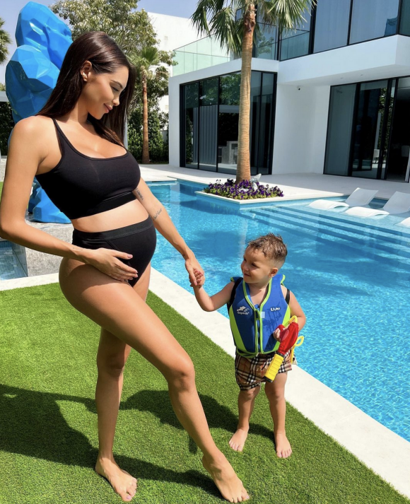 Nabilla est enceinte de son deuxième enfant, qu'elle attend avec son mari Thomas Vergara - Instagram