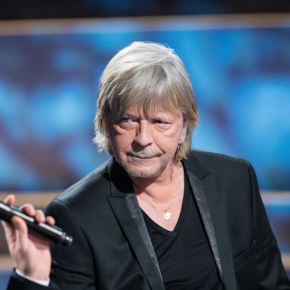 Bénabar et le chanteur Renaud - Tournage de l'émission "Merci Renaud" dans les studios de la Plaine Saint-Denis le 15 novembre 2016. © Cyril Moreau / Bestimage