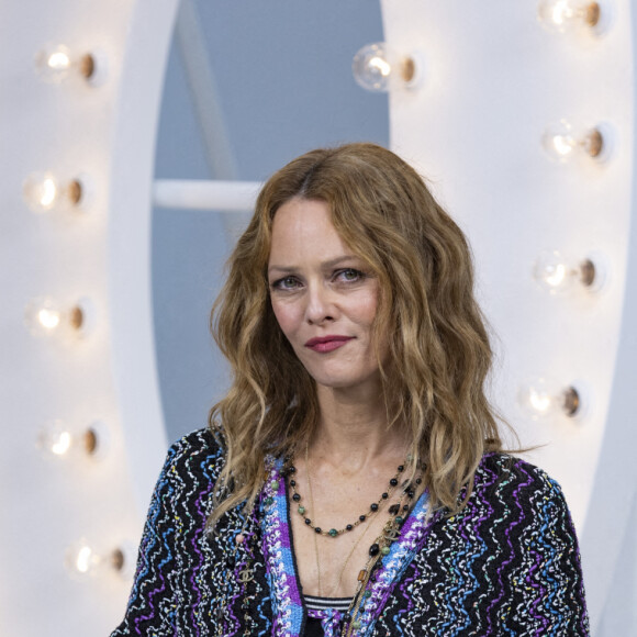 Vanessa Paradis - Photocall du défilé de mode prêt-à-porter printemps-été 2021 "Chanel" au Grand Palais à Paris. Le 6 octobre 2020 © Olivier Borde / Bestimage 