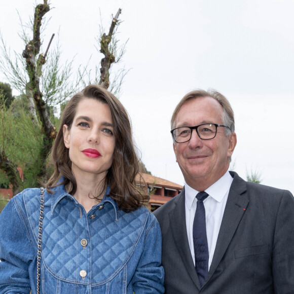 Charlotte Casiraghi et Bruno Pavlovsky, patron de la maison Chanel - Les célébrités assistent au défilé croisière Chanel au Monte Carlo Beach à Monaco, le 5 mai 2022. © Olivier Borde / Bestimage 