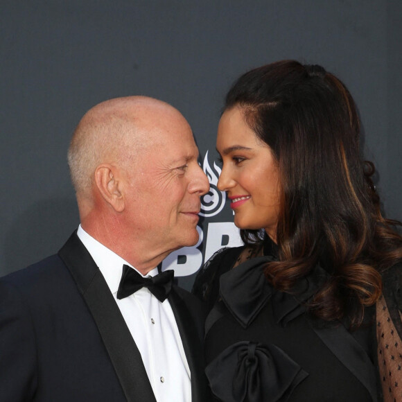 Bruce Willis et sa femme Emma Heming à la soirée Comedy Central Roast Of B. Willis au Palladium à Hollywood, le 14 juillet 2018 