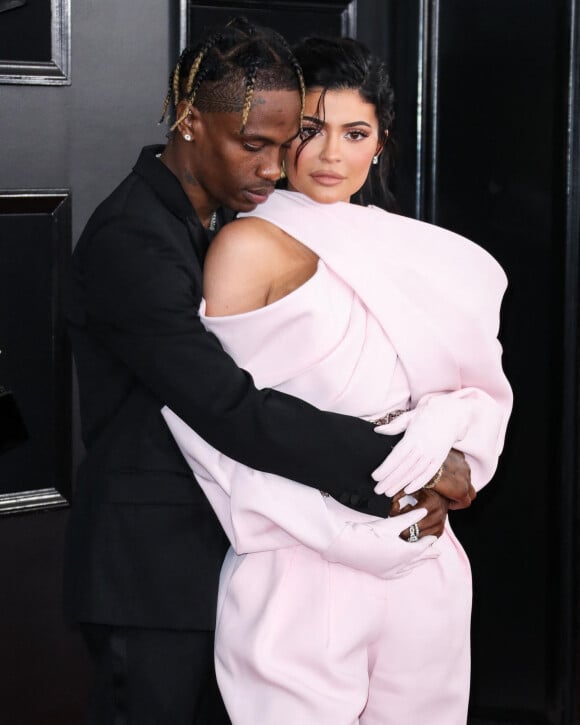 Travis Scott et sa compagne Kylie Jenner - Les célébrités posent lors du photocall de la soirée des GRAMMY Awards au Staples Center de Los Angeles 