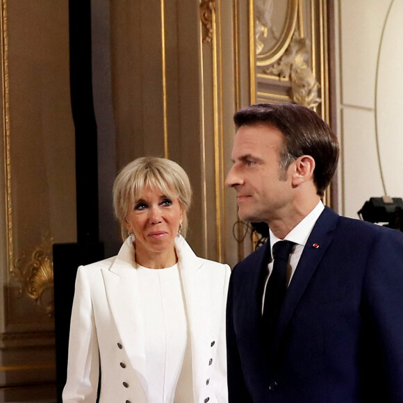 Emmanuel Macron et la première dame Brigitte Macron - Cérémonie d'investiture du président de la République au Palais de l'Elysée à Paris le 7 mai 2022, suite à sa réélection le 24 avril dernier