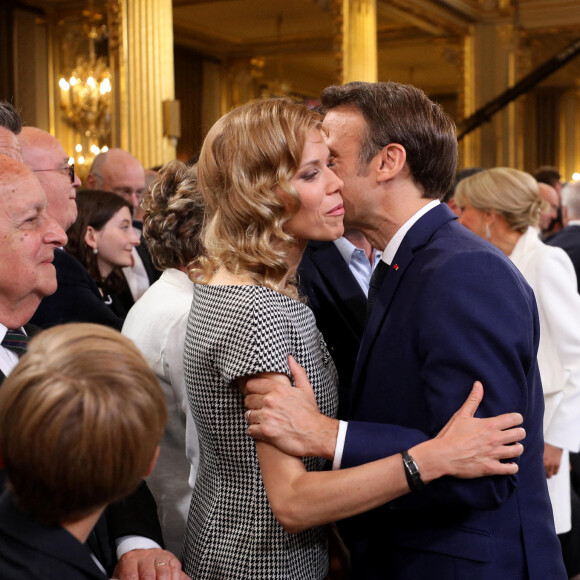 Tiphaine Auzière et son compagnon Antoine - Cérémonie d'investiture du président de la République, Emmanuel Macron au Palais de l'Elysée à Paris le 7 mai 2022, suite à sa réélection le 24 avril dernier.