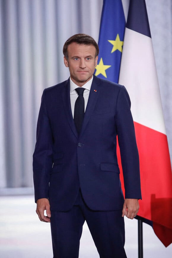 Le président français Emmanuel Macron lors de sa cérémonie d'assermentation pour un second mandat présidentiel, dans les jardins du palais de l'Élysée à Paris, en France, le 7 mai 2022