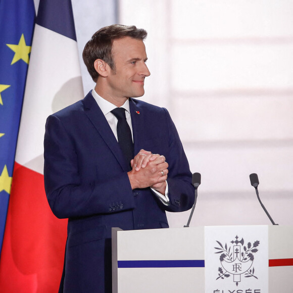 Le président français Emmanuel Macron lors de sa cérémonie d'assermentation pour un second mandat présidentiel, dans les jardins du palais de l'Élysée à Paris, en France, le 7 mai 2022