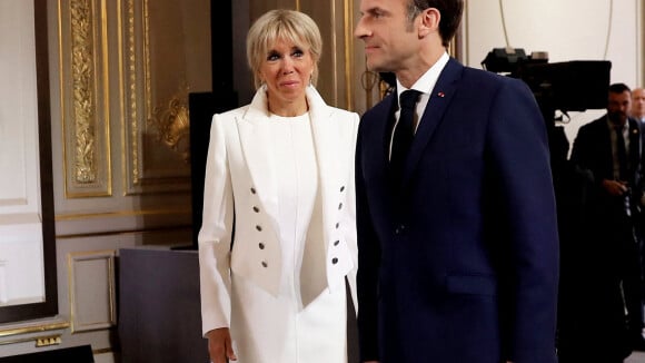 Emmanuel Macron : Enorme câlin des petites-filles de Brigitte Macron pour leur "daddy"