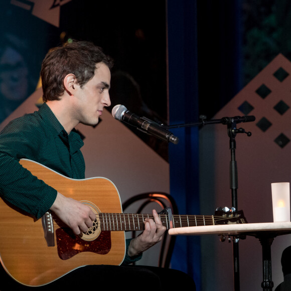 Benjamin Siksou et Olivia Ruiz - Enregistrement de l'émission Merci Brassens, dans les studios de La Plaine Saint-Denis, qui sera diffusée sur France 2 le samedi 18 février en prime time. Le 31 janvier 2017 © Cyril Moreau / Bestimage 