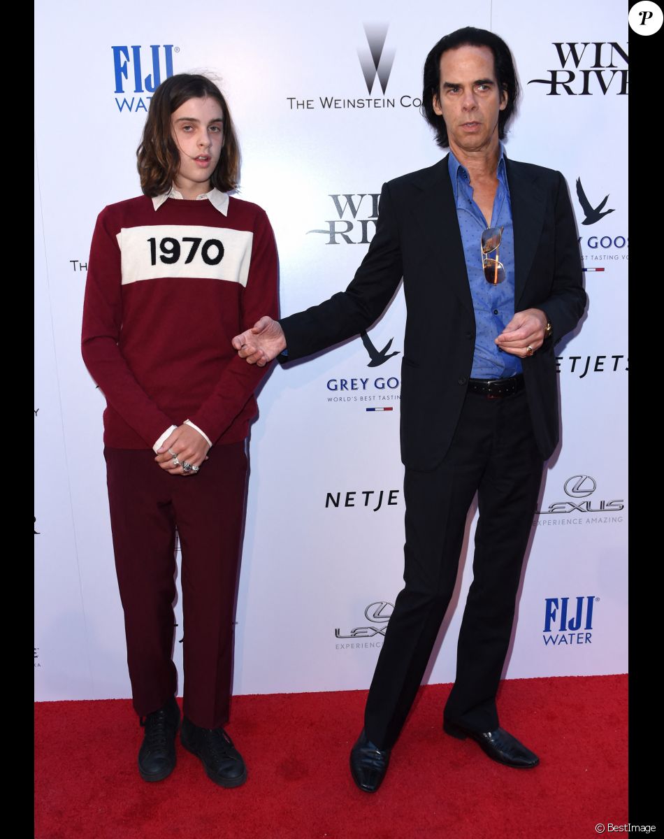 Rétro - Décès de Jethro Lazenby, fils de Nick Cave - Nick Cave et son fils à la première de 'Wind River' au théâtre de l'hôtel Ace à Los Angeles, le 26 juillet 2017