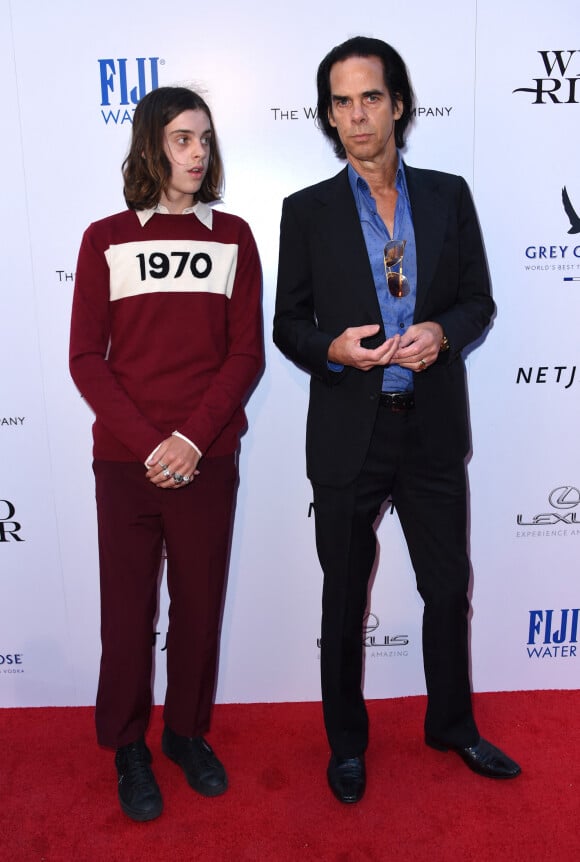 Rétro - Décès de Jethro Lazenby, fils de Nick Cave - Nick Cave et son fils à la première de 'Wind River' au théâtre de l'hôtel Ace à Los Angeles, le 26 juillet 2017